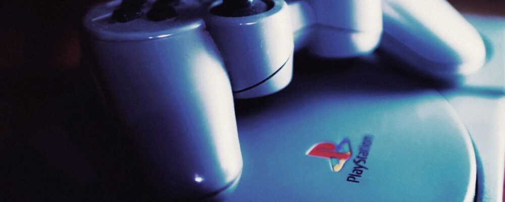 Clássico do PS1 chega de surpresa ao PS5 e PS4