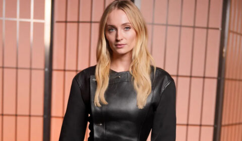 Sophie Turner é confirmada como Lara Croft na série Tomb Raider do Prime Video; gravações em 2026 – PSX Brasil