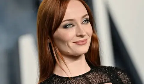 Sophie Turner será Lara Croft na série Tomb Raider da Amazon