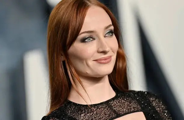 Sophie Turner será Lara Croft na série Tomb Raider da Amazon