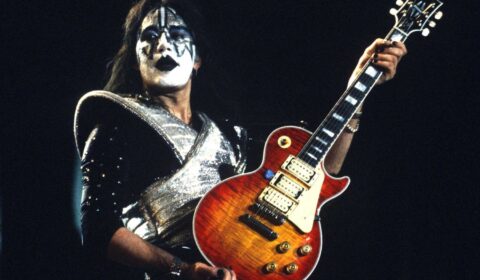 Ace Frehley, guitarrista original do Kiss, morre aos 74 anos