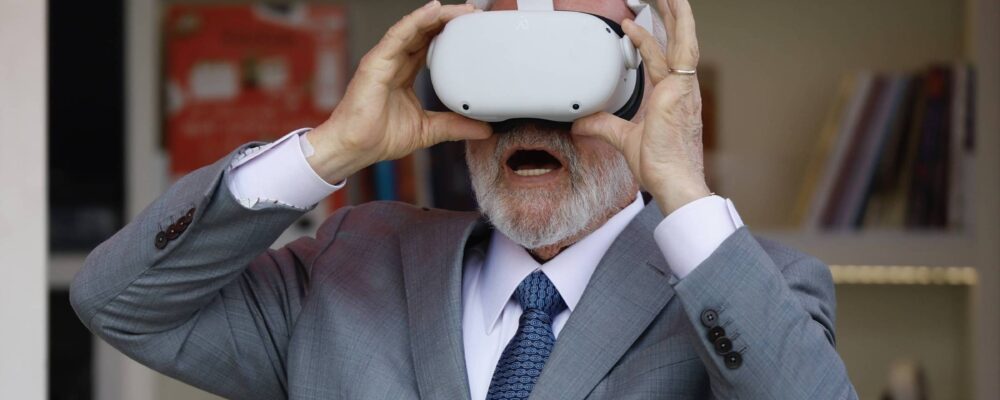 Governo espera arrecadar 14 bilhões com aumento de impostos sobre eletrônicos como celulares e peças de computador